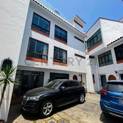 CHALET EN VENTA A UNA CUADRA DE LA UNIVERSIDAD DE LIMA