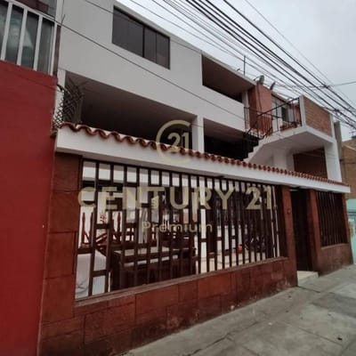 CASA EN VENTA EN ZONA SEGURA DE LOS OLIVOS