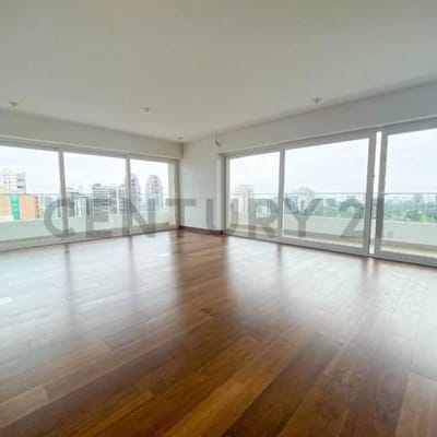 DEPARTAMENTO DE ESTENO CON HERMOSA VISTA AL GOLF