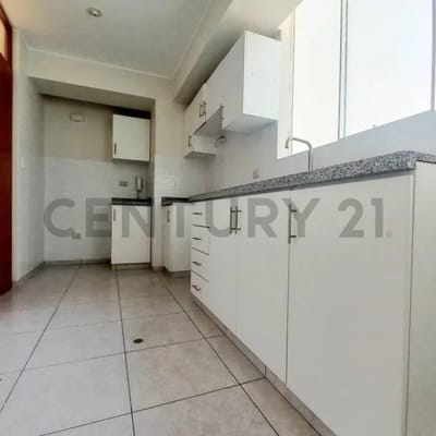 VENDO DEPARTAMENTO DE ESTRENO FRENTE AL MINISTERIO DE LA MARINA
