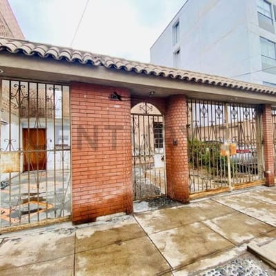 SE VENDE CASA TERRENO EN URBANIZACION CIPRESES CERCADO DE LIMA