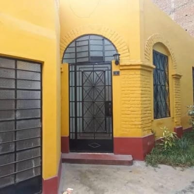 Casa en Quinta Jr Huiracocha Remodelar o Restaurar con parametros  pisos