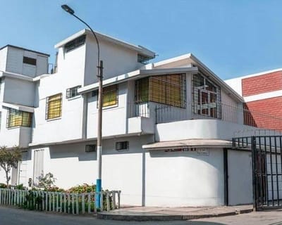 ALQUILER CAS IDEAL HOSPEDAJESCONSULTORIOS OFICINASCLNICAS FRENTE PARQUE