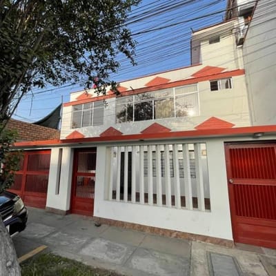 Se alquila linda casa en San Miguel
