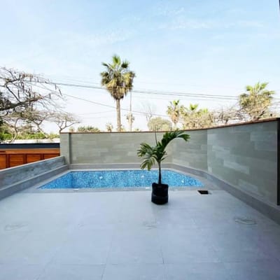VENTA DE CASA DE ESTRENO CON PISCINA TERRAZA Y ASCENSOR EN LA MOLINA