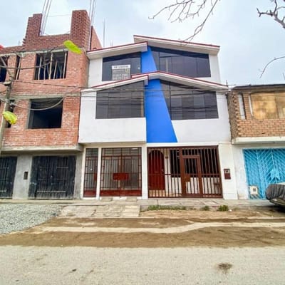 SE VENDE CASA DE  PISOS EN CARABAYLLO