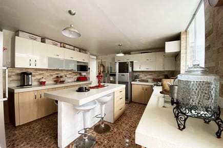 VENTA DE HERMOSO TRIPLEX EN SAN MIGUEL