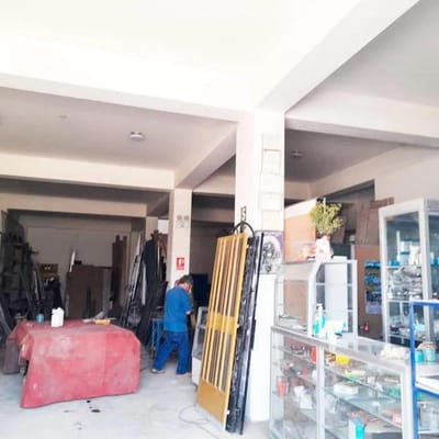 LOCAL COMERCIAL EN ALQUILER  SINCHI ROCA  COMAS