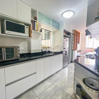 DEPARTAMENTO DE M DDEPCOCHERAS  EN VENTA SANTIAGO DE SURCO