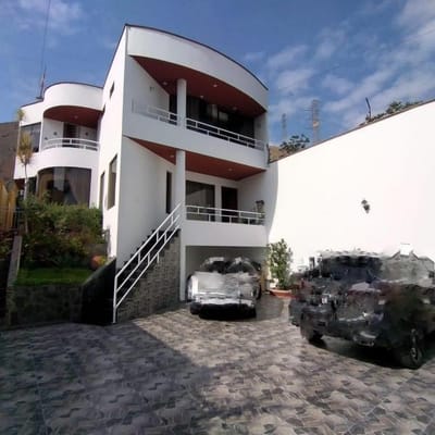 SE VENDE LA CASA CON PISCINAEN LOS OLIVOS