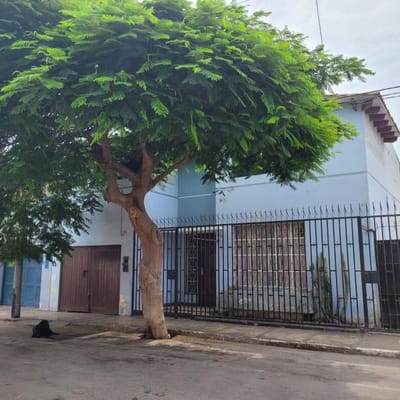 Casa a precio de terreno en Venta en Bellavista Cerca de la Municipalidad