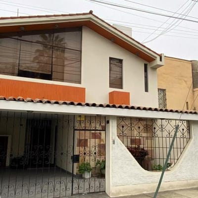 VENTA DE CASA CON EXCELENTE UBICACIN EN SURQUILLO
