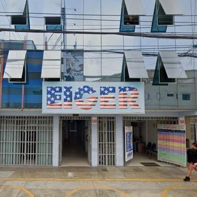 INVERSIONISTAS VENDO EDIFICIO COMERCIAL ACADEMICO