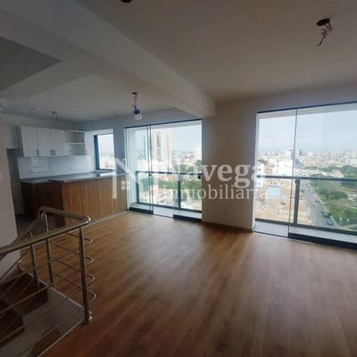 DEPARTAMENTO DUPLEX INVERTIDO EN VENTA EN AV RAZURI CON ASCENSOR EN SAN MIGUEL