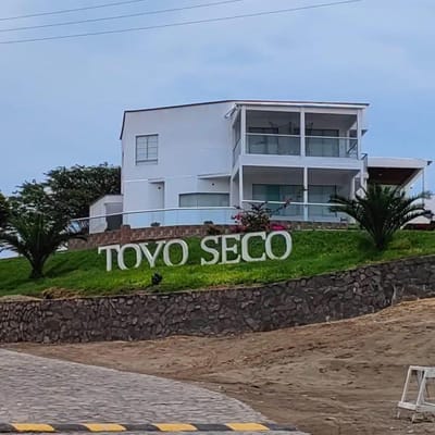 VENTA yo ALQUILER CASA DE PLAYA  TOYO SECO CAETE