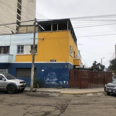 VENTA DE CASA COMO TERRENO  LA VICTORIA
