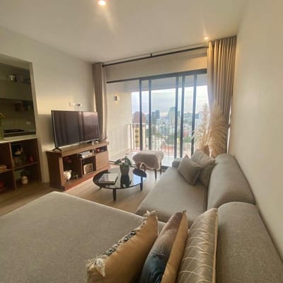 FLAT DE ESTRENO EN VENTA EN MIRAFLORES a pasos del Markham