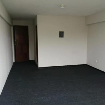 ALQUILO OFICINA ADMINISTRATIVA er PISO NO ASCENSOR VISTA A CALLE m