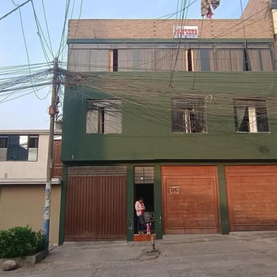 Casa de  pisos en venta M Ate Vitarte