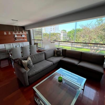 Departamento de  habitaciones  cocheras y m en Venta en San Borja