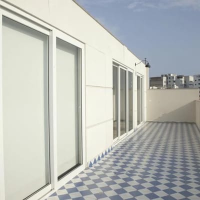 Lindos dplex de estreno frente a parque