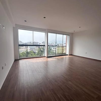 SE VENDE DEPARTAMENTO M EN SURCO