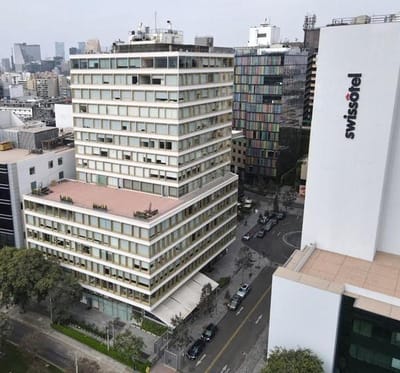 Oficinas Corporativas en Centro Empresarial Real  Frente al Swissotel