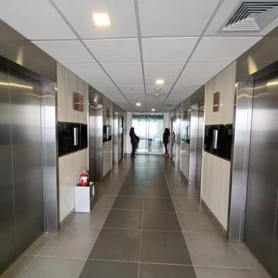 San Isidro  Alquiler de espaciosa oficina  m