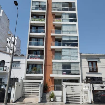 Miraflores a estrenar avenida Casimiro Ulloa precio ocasin