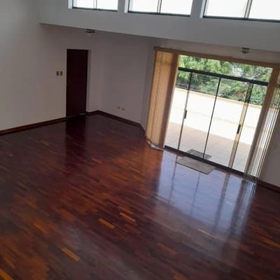 Miraflores Roca y Boloa alquilamos amplio departamento duplex