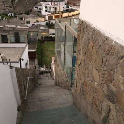 Increble casa en zona exclusiva de la Planicie