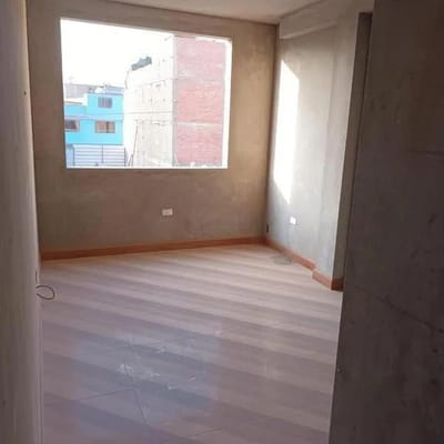 Se VENDE departamento en er Piso m    frente al mercado Unicachi