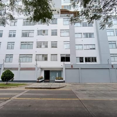 VENDO HERMOSO DEPARTAMENTO CERCA AL OLIVAR EN SAN ISIDRO