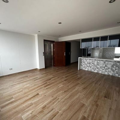 DPLEX EN VENTA DE  DORMITORIOS CON TERRAZA EN URB LA CALERA SURQUILLO
