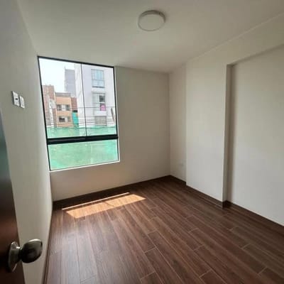 VENTA DE DEPARTAMENTOS DE  HABITACIONES FRENTE A PARQUE EN LA CALERA SURQUILLO