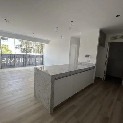 VENTA DE DEPARTAMENTO DE  DORMITORIOS FRENTE AL PARQUE EN JESS MARA