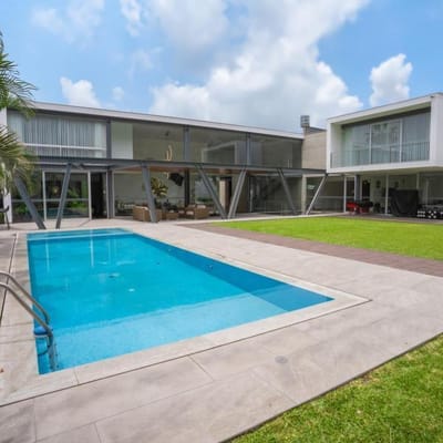 Vendo Majestuosa Casa en La Mejor Zona de La Planicie Con Cerro Incluido