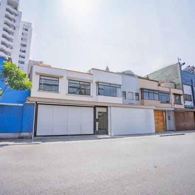Casa  Local en Miraflores A Un Paso De Malecon De La Marina