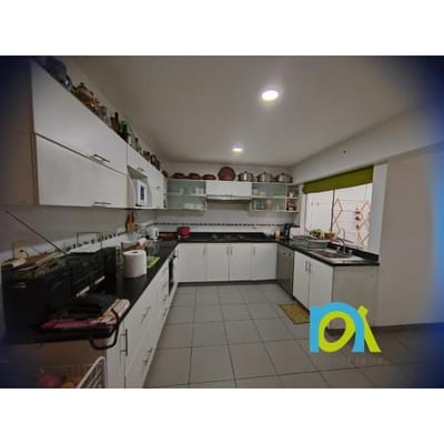 VENTA DEPARTAMENTO PRIMER PISO ELEVADO CON TERRAZA C ESTACIONAMIENTOS