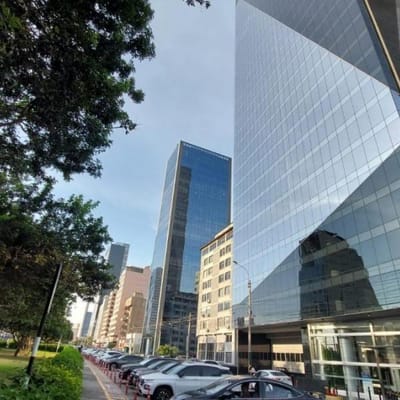 Venta oficina desde  m en San Isidro desde   por m