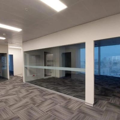 Alquiler oficinas implementadas en Magdalena y San Isidro desde  m