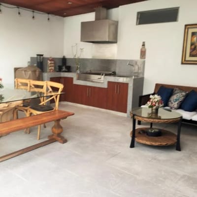 SE VENDE CASA EN EXCELENTE CONDOMINIO CON PISCINA REA DE PARRILLA Y JARDIN PROPIO