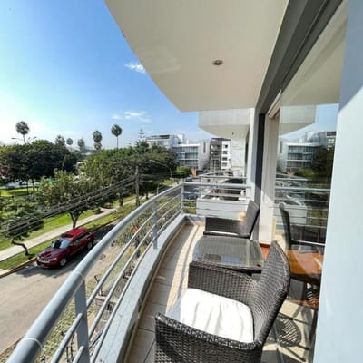 Se vende Lindo  Flat de   m con Balcn  y  Vista a Parque   Surco