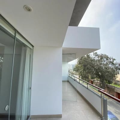 Disfruta de la comodidad y el confort en este magnfico departamento con vista a calle  surco