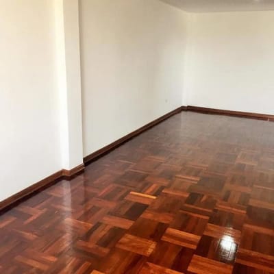 SE VENDE OFICINA REMODELADA EN SAN ISIDRO SIN CARGAS UBICACIN ESTRATGICA