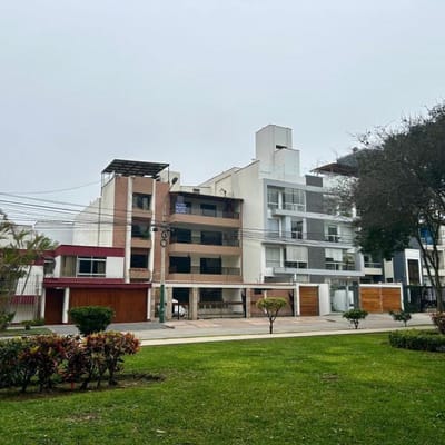 ALQUILER DEPARTAMENTO ER PISO  M FRENTE A PARQUE SANTIAGO DE SURCO