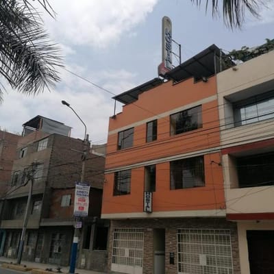 LOCAL COMERCIAL DE  PISOS  AZOTEA
