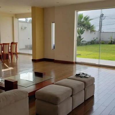 Se alquila preciosa casa en la Av Elas Aparicio  Urb Rinconada alta  la Molina