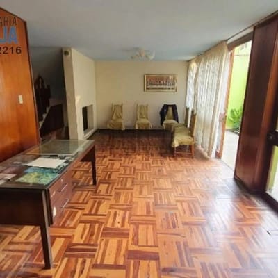 Se vende casa bien ubicada Urb La Macarena a una cuadra lmite con San Miguel