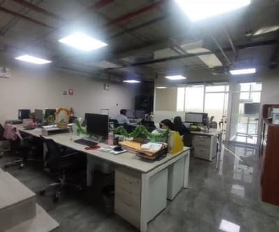Alquilo o vendo oficina implementada en Surco